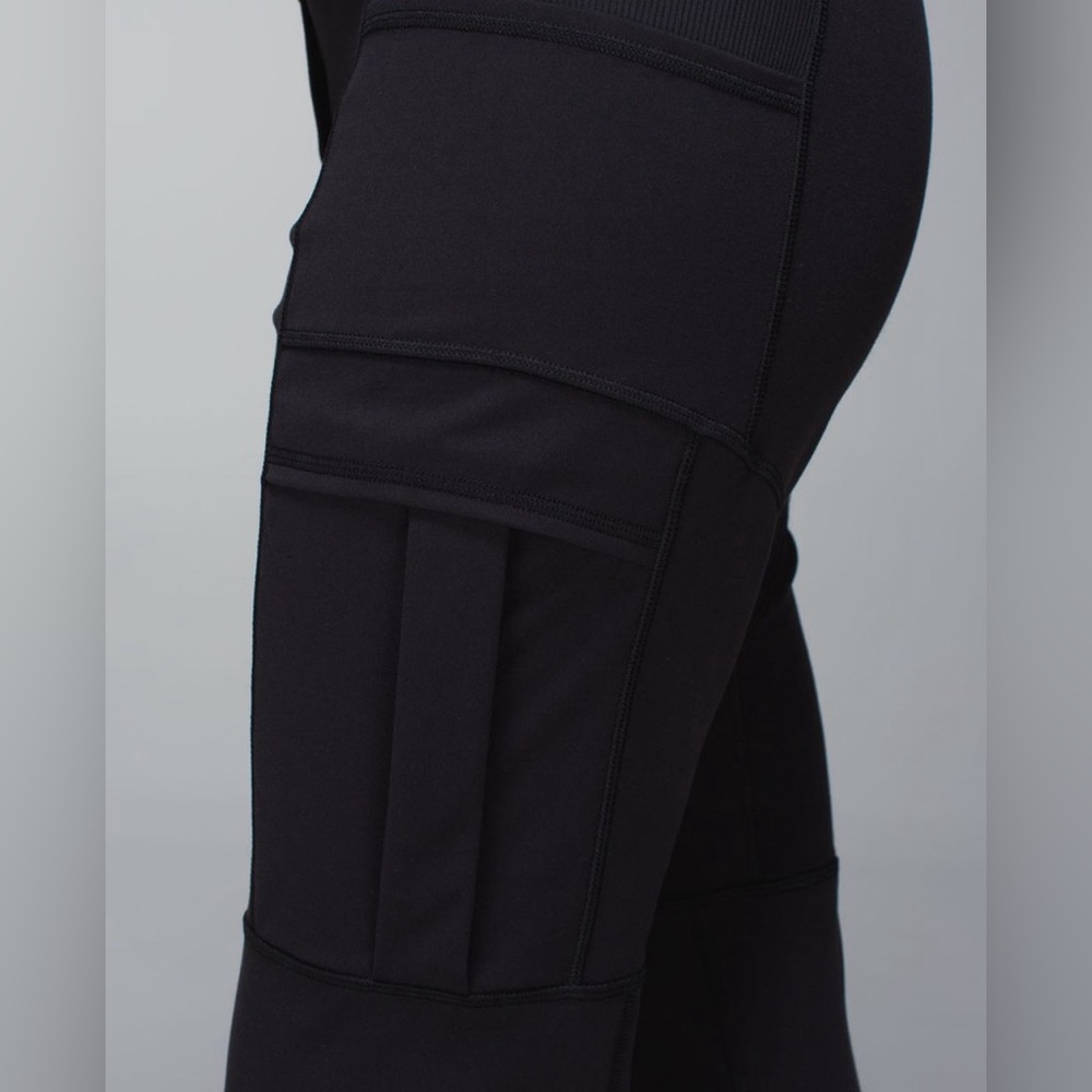Lululemon Om & Roam Untight Tight
Black luon loose fit cargo pocket pants - Picture 6 of 16